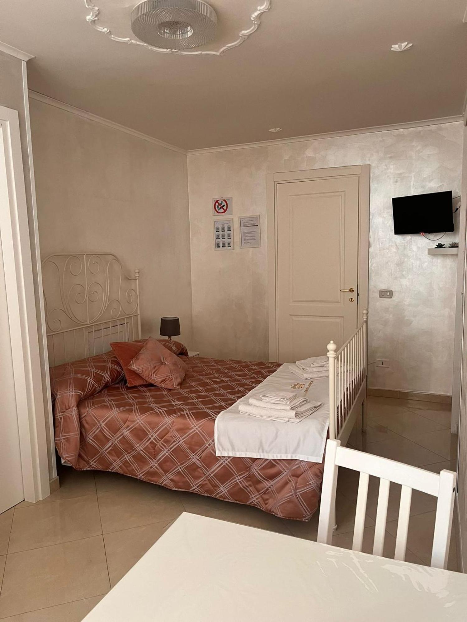 La Dimora Del Principe Apartment Наполи Екстериор снимка