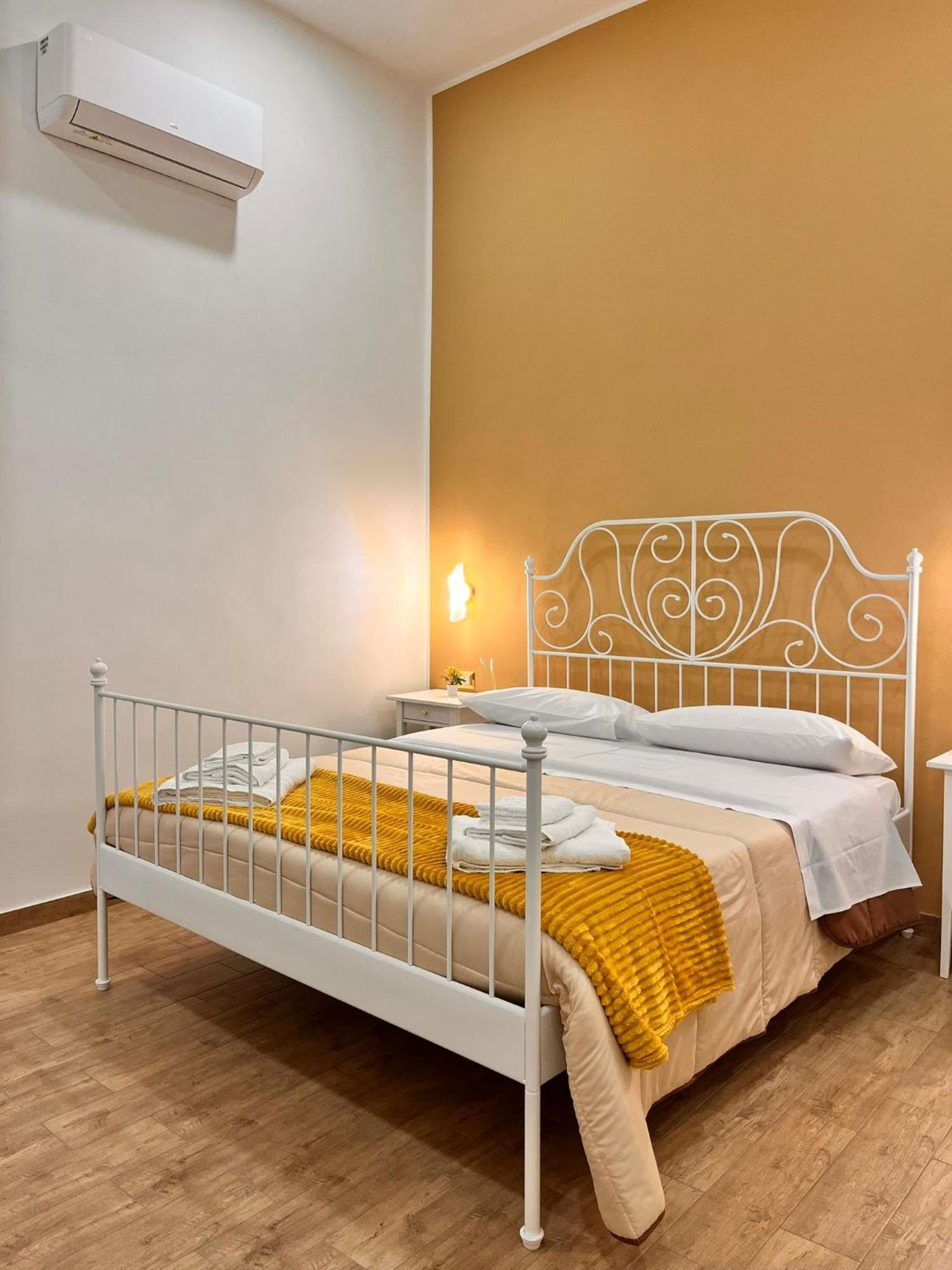 La Dimora Del Principe Apartment Наполи Екстериор снимка